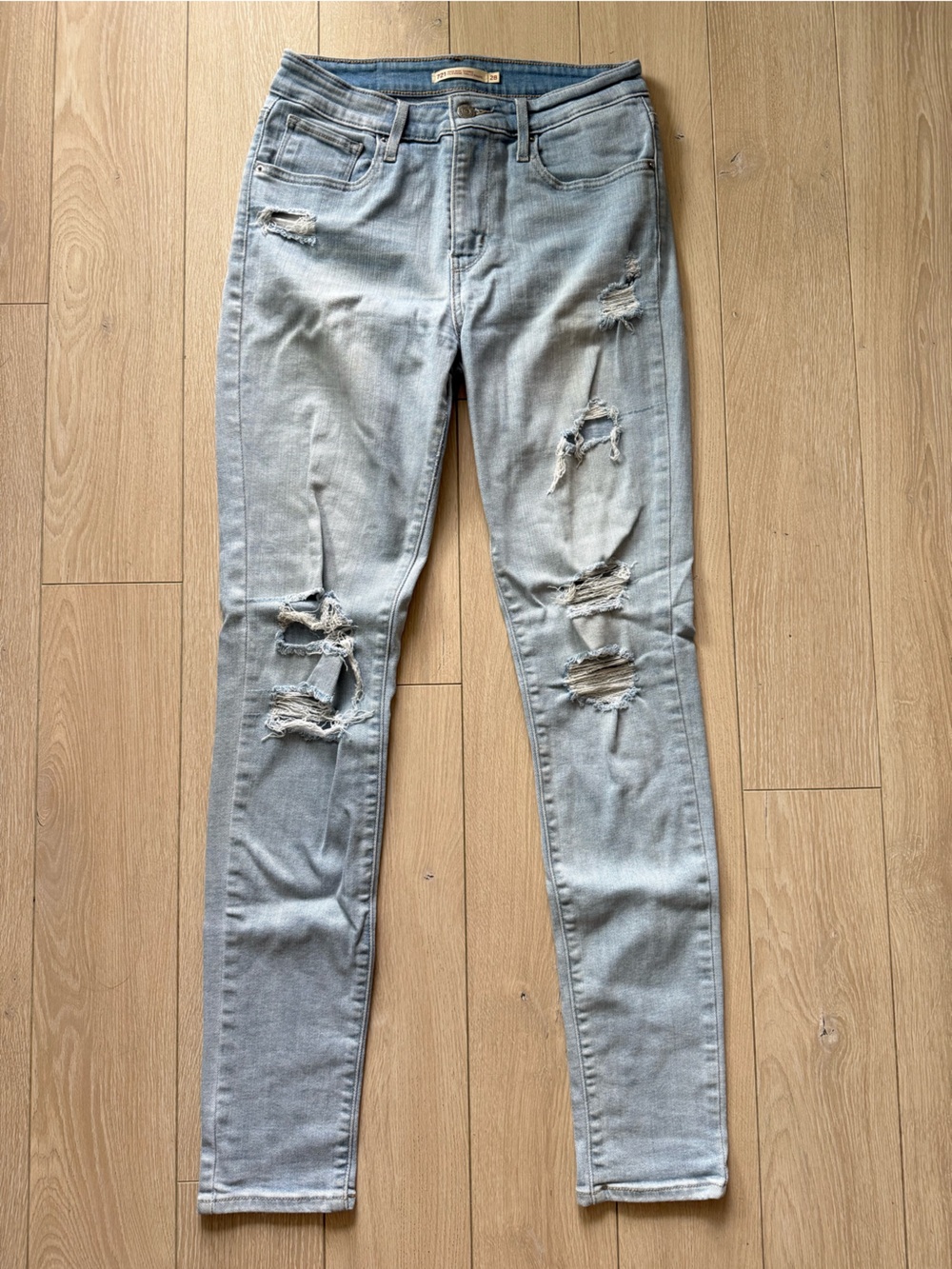 Levi’s 721 High Rise Skinny Light Blue Distressed Jeans Women’s Size 28